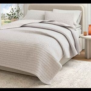 Great Bay Home King Size Light Grey 100% Cotton Honeycomb Waffle Quilt and Sham